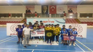 İbrahim Tennuri Ortaokulu üçüncü oldu