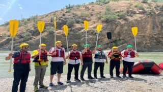 İçişleri Bakan Yardımcısı Ersoy, rafting yaptı