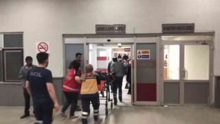 İhbara giden polisi boynundan bıçakladı