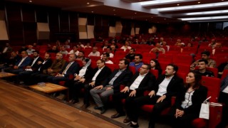İnegölde ‘Ekonomi ve Dış Politikada Neler Oluyor semineri
