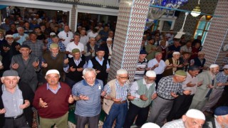 İnönüde 2 bin kişi yağmur duası için bir araya geldi