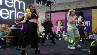 İrem Derici Bolu'da Muhteşem Konser Verdi