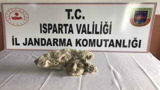 Ispartada 3üncü yüzyıla ait Medusa Başı heykeli ele geçirildi