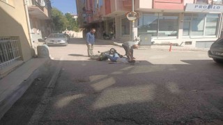 Ispartada araç ve elektrikli bisiklet çarpıştı: O anlar kamerada