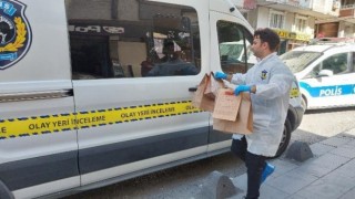 İstanbulda filmleri aratmayan operasyon: Kuyumcu aracından 9 kilo altın yağmalayanlar Küçükçemecede yakalandı