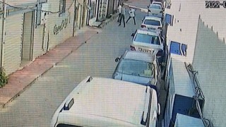 İstanbulda polisi alarma geçiren olay: Çocukların attığı şişe kiliseye düşünce ortalık karıştı