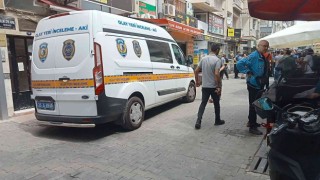 İzmirde berbere silahlı saldırı: 1 ölü, 1 yaralı