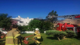 İzmirde oturduğu evi yakan şahıs gözaltına alındı