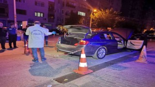 İzmirde silahı çatışma: 1i polis 2 yaralı
