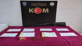 İzmirde tefecilik yaptığı öne sürülen bir kişi gözaltına alındı