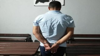 İzmirde uygulamadan kaçarken polisi aracıyla yaralayan sürücü tutuklandı