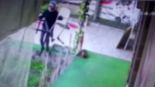Kadın kılığına girip hırsızlık yaptı; o anlar kameraya yansıdı