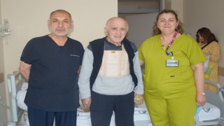 Kalbi sağda olan hastaya bypass yapıldı