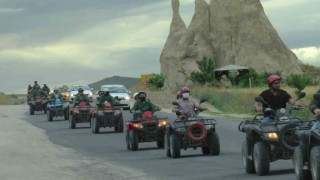 Kapadokyada havalı duş turistlerin hoşuna gidiyor