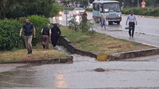 Karabükte fırtına ve sağanak hayatı olumsuz etkiledi
