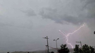 Karabükte şimşekler görsel şölen sundu