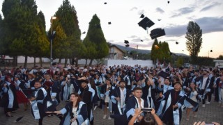 Karacasu Memnune İnci MYO Mezuniyet Töreni gerçekleşti