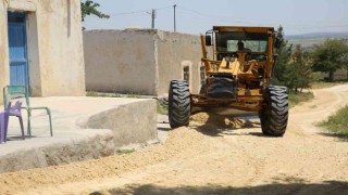 Karaköprü kırsalında yol hizmeti sürüyor