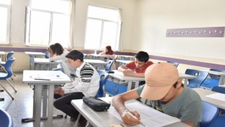 “Karatay Okuyor Projesi”ne katılan öğrenciler sınavda ter döktü