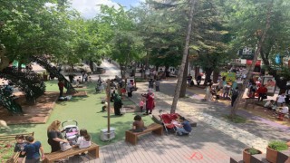 Karnesini alan park ve oyun alanlarını doldurdu