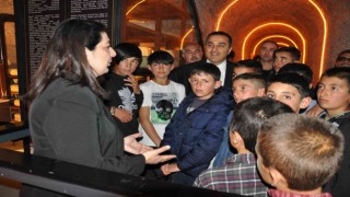 Karsta öğrenciler Peynir Müzesini gezdi