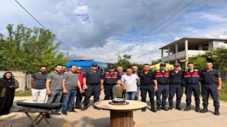 Kavga ihbarına giden jandarmaya pastalı sürpriz