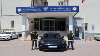 Kayseri polisi çalıntı Porsche yakaladı