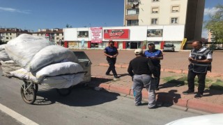 Kayseride çekçekli hurdacılara denetim