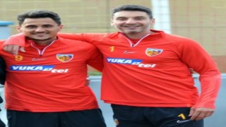 Kayserispor, Mustafa Pektemek ve Cenk Gönen ile devam edecek