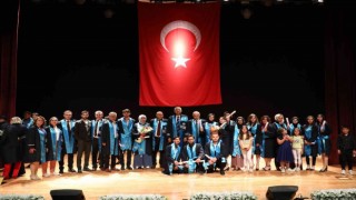 KAYÜ Mustafa Çıkrıkçıoğlu MYOda mezuniyet sevinci