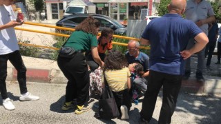 Kaza yapan oğluna bir şey olduğunu zanneden anne baygınlık geçirdi