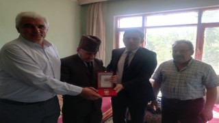 Kıbrıs Gazisine madalyası evinde verildi