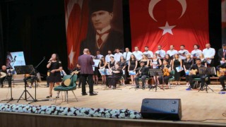 Kiliste öğretmenler korosu konser verdi