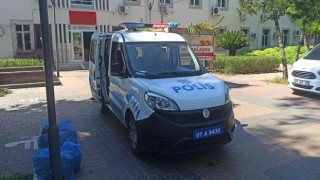 Kimliğini kaybeden genci sınava polisler yetiştirdi