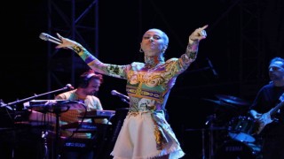Kiraz Festivali görkemli sona erdi: Derya Uluğ Tekirdağda konser verdi