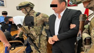 Kırgızistanda Sağlık Bakanı Beyşenaliyev yolsuzluk yaptığı şüphesiyle gözaltına alındı