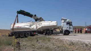 Kırıkkalede glikol sıvısı yüklü tanker devrildi: 1 yaralı