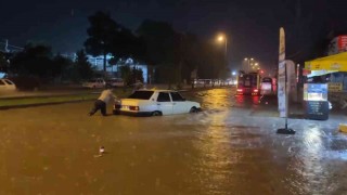 Kırıkkalede şiddetli yağmur hayatı felç etti