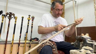 Kızılcık ağacı 35 yıllık ustanın elinde sanat eserine dönüşüyor