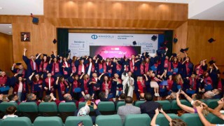 KKTC Cumhurbaşkanı Tatar, Anadolu Üniversitesi mezuniyet törenine katıldı