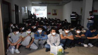 Kocaelide 136 düzensiz göçmen ülkesine gönderildi