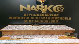 Kovalamaca sonrası yakalanan otomobilden binlerce uyuşturucu hap çıktı