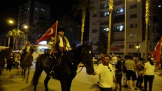 Kozan belediye başkanı at sırtında Kozan halkını selamladı