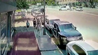 Küçükçekmecede ihmal kazayı da beraberinde getirdi: Kaza anı kamerada
