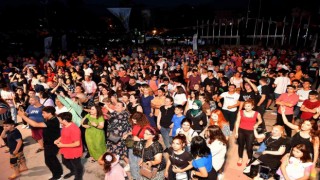 Kurs merkezi öğrencileri, YKS öncesi konserle stres attı