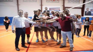 Kurumlar Arası Voleybol Turnuvası final maçına Develiden yoğun ilgi