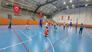 Kurumlar arası voleybol turnuvasına yoğun ilgi