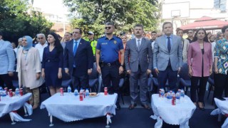 Kuştepede rap rüzgarı: Kaymakam, belediye başkanı ve emniyet müdürleri çocuklarla şarkı söyledi