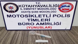 Kütahyada iki kişinin bulunduğu araçta uyuşturucu ele geçirildi