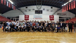 Kütahyada kurumlar arası voleybol turnuvası sona erdi